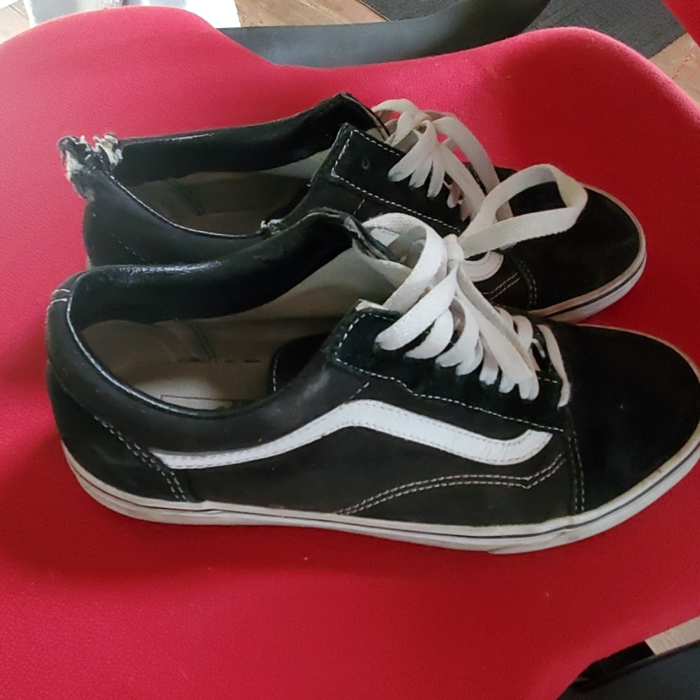 Vans - Picture 2 of 5